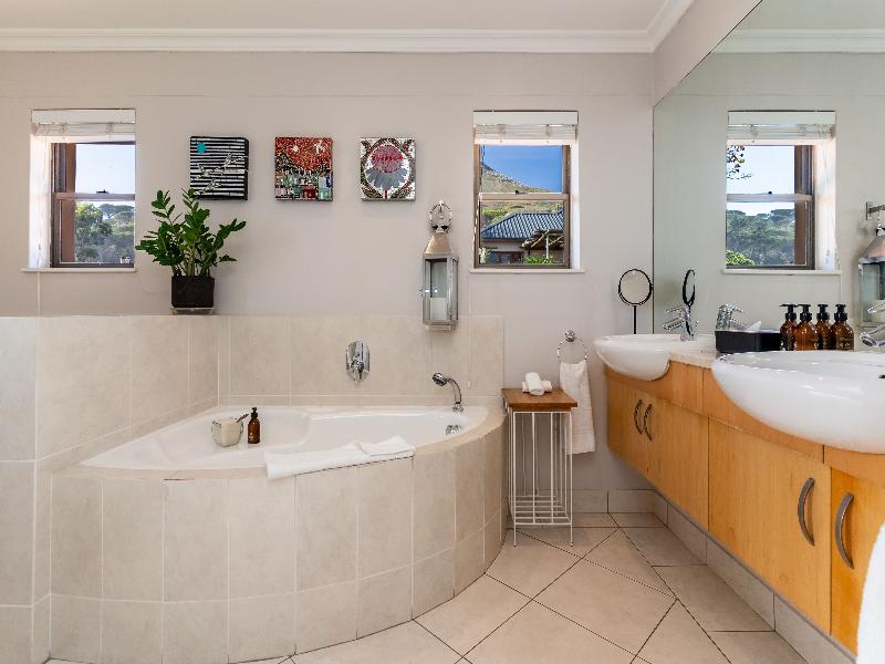 Camps Bay Retreat image