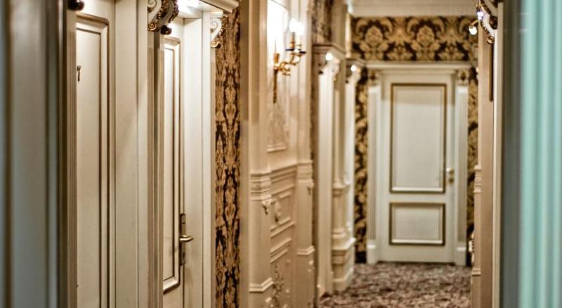 Royal Hotel De Paris