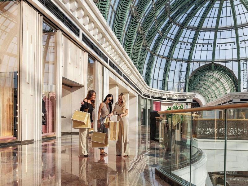 Sheraton Dubai Mall of the Emirates Hotel image