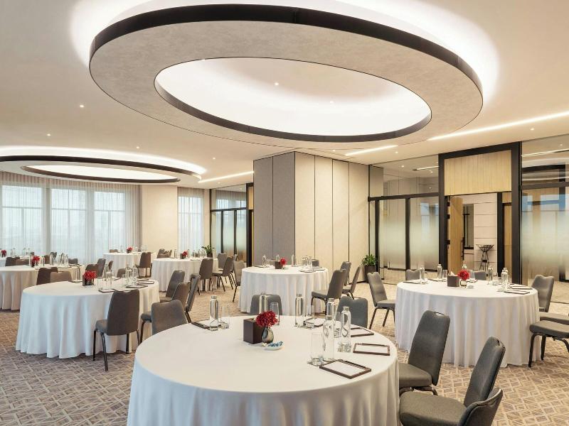 Sheraton Dubai Mall of the Emirates Hotel image