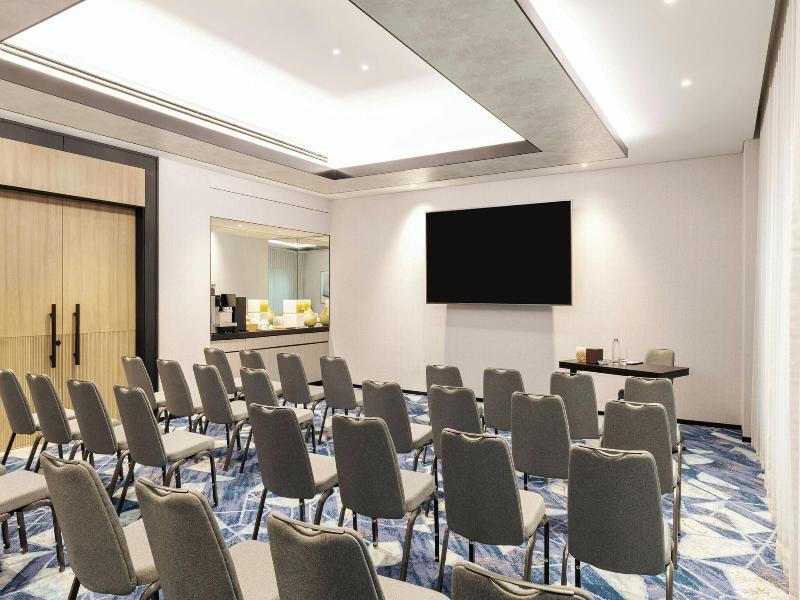 Sheraton Dubai Mall of the Emirates Hotel image