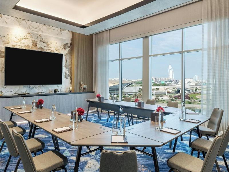 Sheraton Dubai Mall of the Emirates Hotel image
