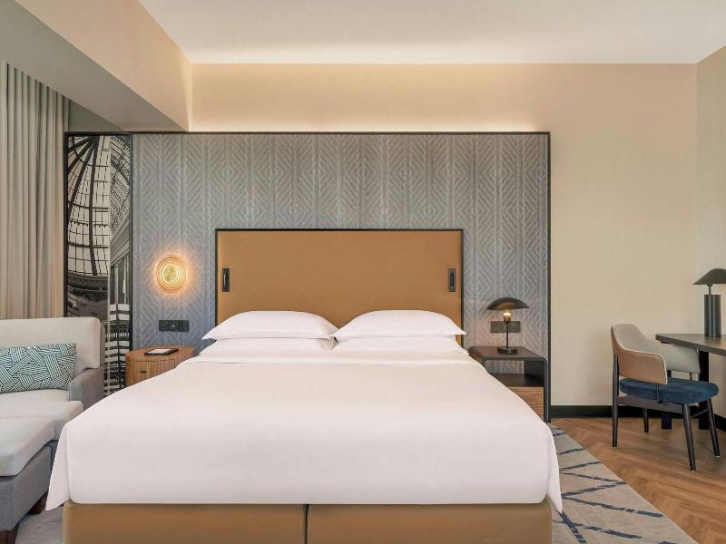 Sheraton Dubai Mall of the Emirates Hotel image