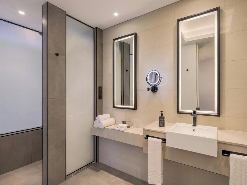 Sheraton Dubai Mall of the Emirates Hotel image