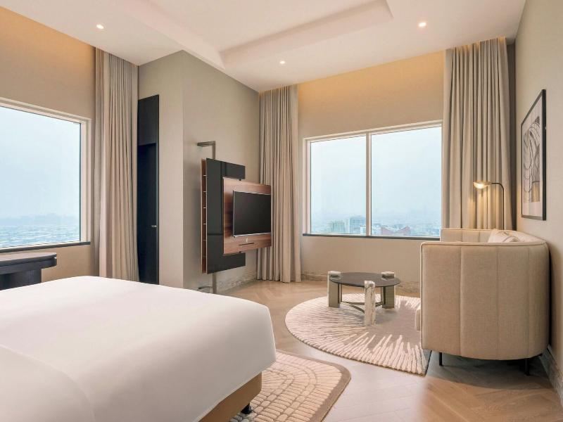 Sheraton Dubai Mall of the Emirates Hotel image