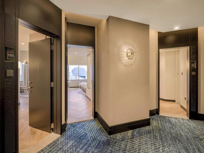 Sheraton Dubai Mall of the Emirates Hotel image