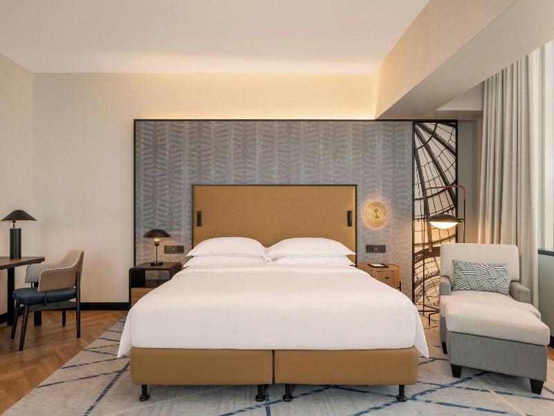 Sheraton Dubai Mall of the Emirates Hotel image