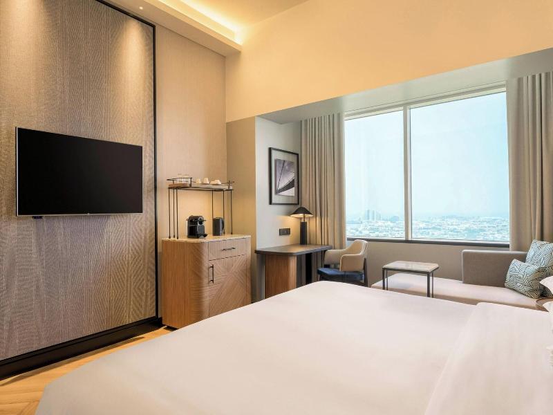 Sheraton Dubai Mall of the Emirates Hotel image