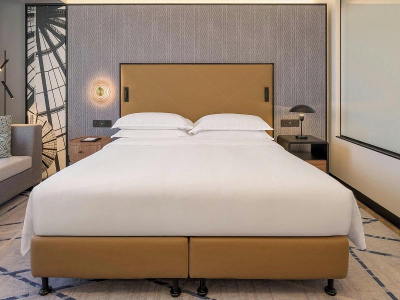 Sheraton Dubai Mall of the Emirates Hotel image