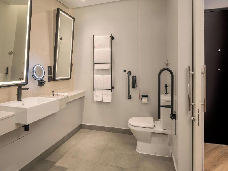 Sheraton Dubai Mall of the Emirates Hotel image