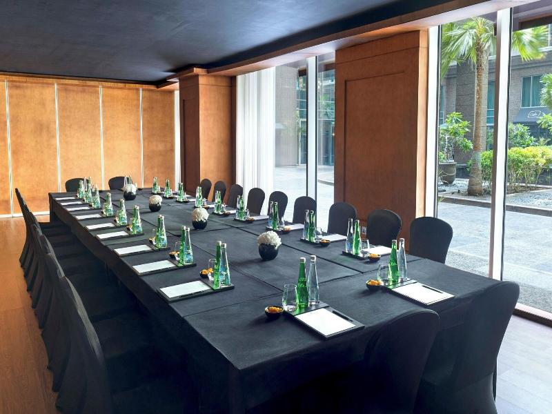 The Ritz-Carlton, Dubai Intl Financial Centre image