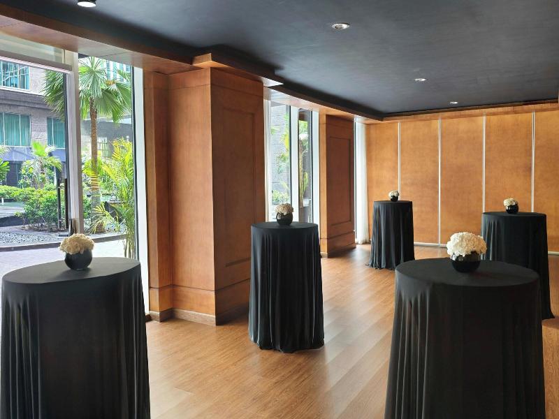 The Ritz-Carlton, Dubai Intl Financial Centre image