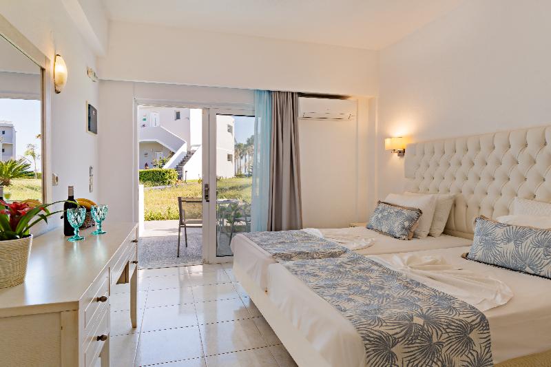 Delfina Tropic Beach image