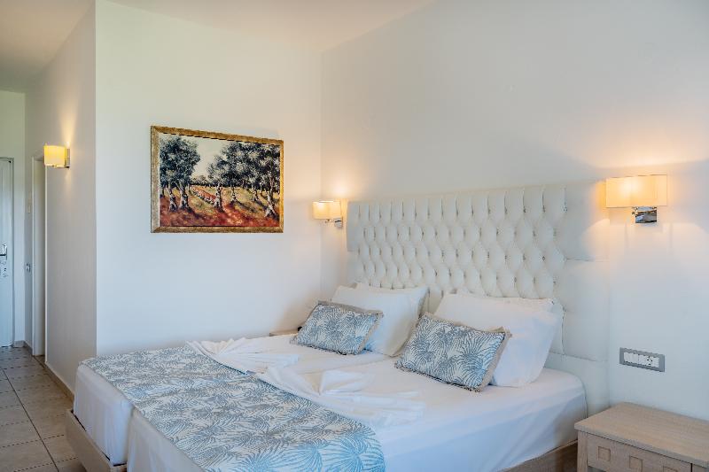 Delfina Tropic Beach image