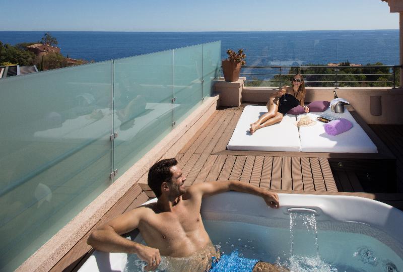 Tiara Yaktsa Cote d'Azur image