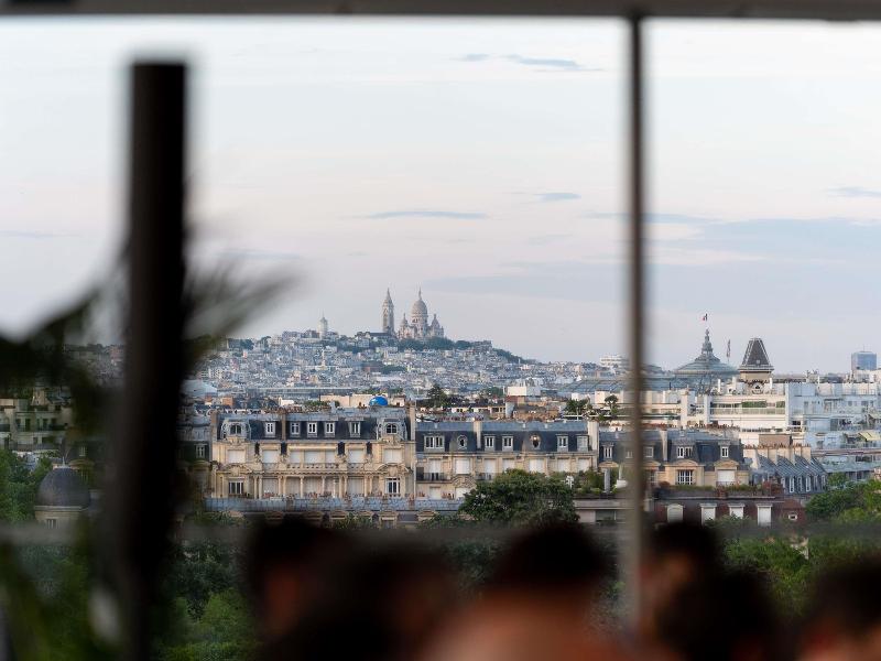 Pullman Paris Tour Eiffel image