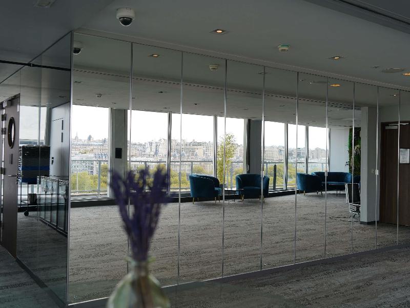 Pullman Paris Tour Eiffel image