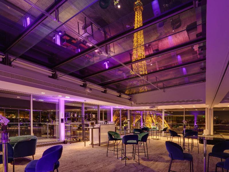 Pullman Paris Tour Eiffel image