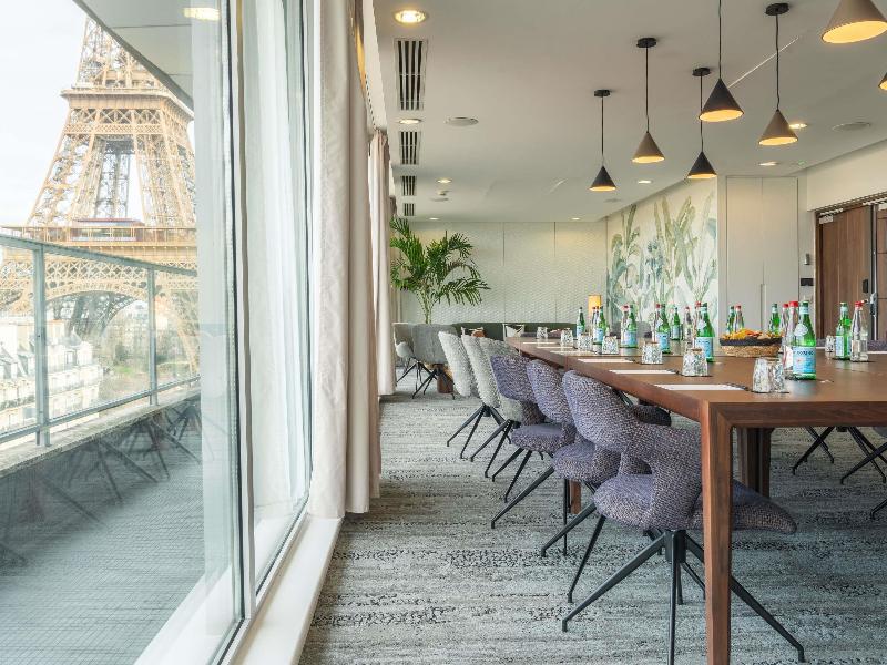 Pullman Paris Tour Eiffel image