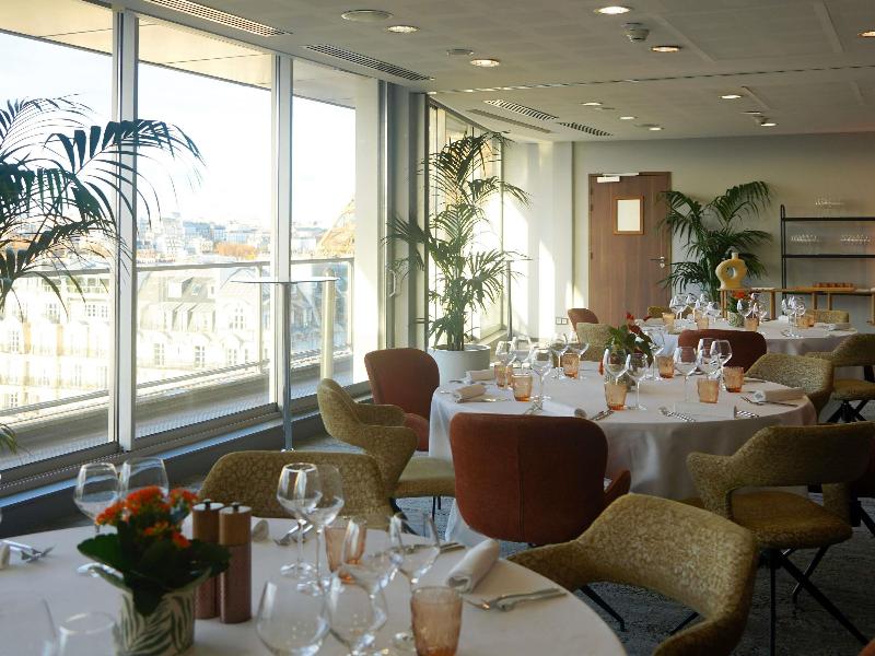 Pullman Paris Tour Eiffel image