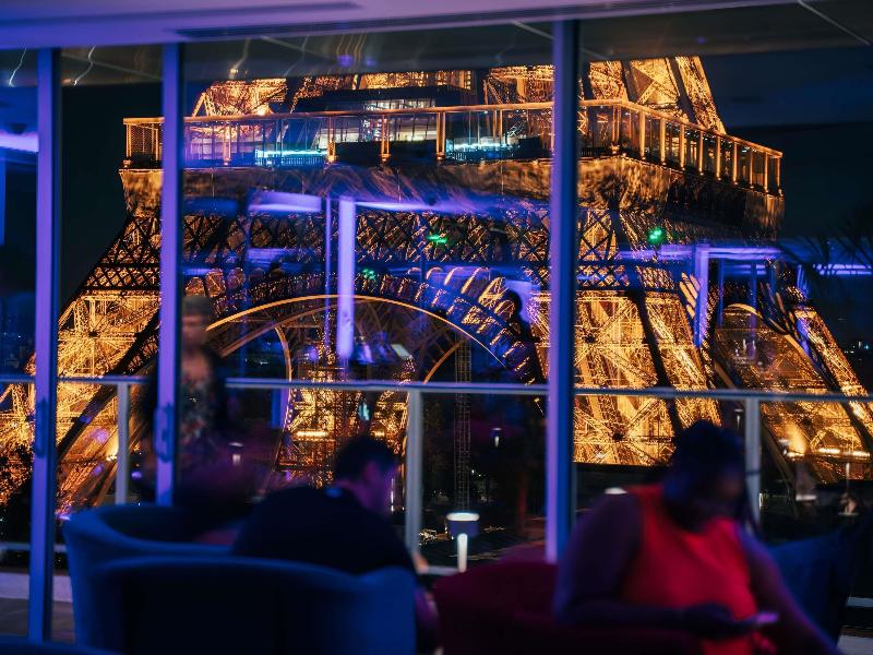 Pullman Paris Tour Eiffel image
