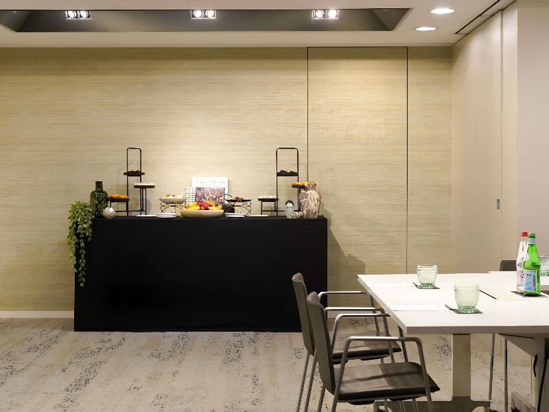 Pullman Paris Tour Eiffel image