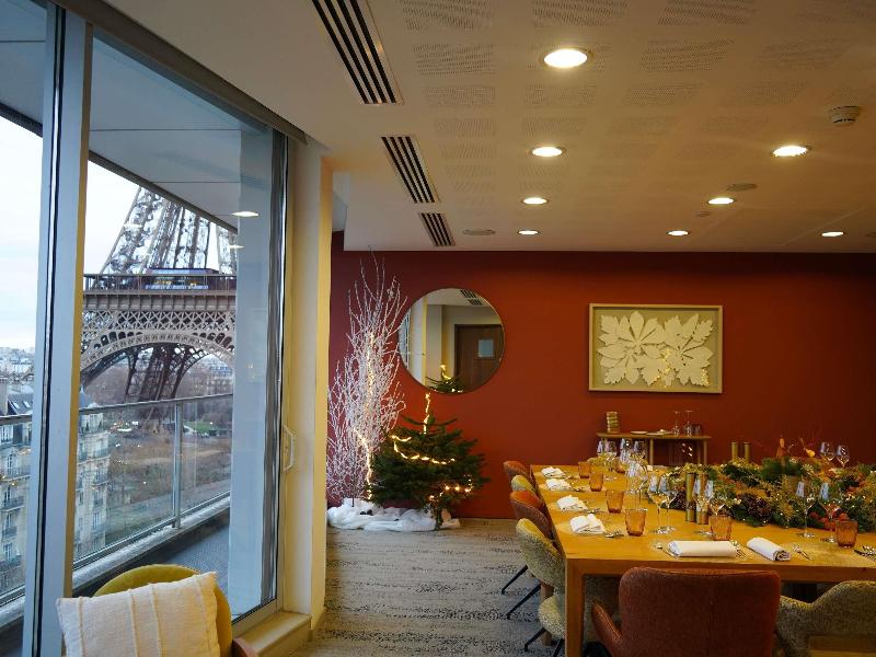 Pullman Paris Tour Eiffel image