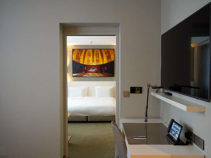 Pullman Paris Eiffel Tower image