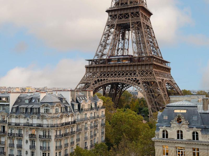 Pullman Paris Tour Eiffel image