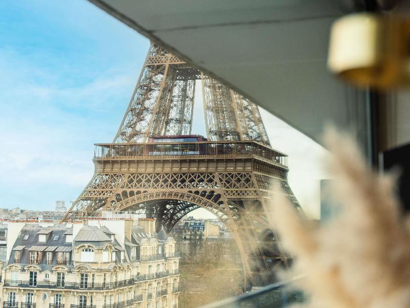 Pullman Paris Tour Eiffel image