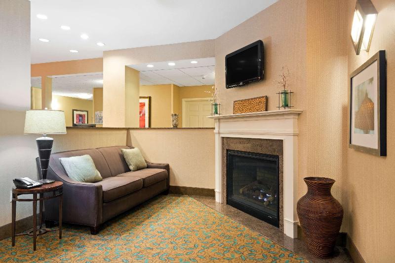 Baymont Inn AND Suites Denver International Airport