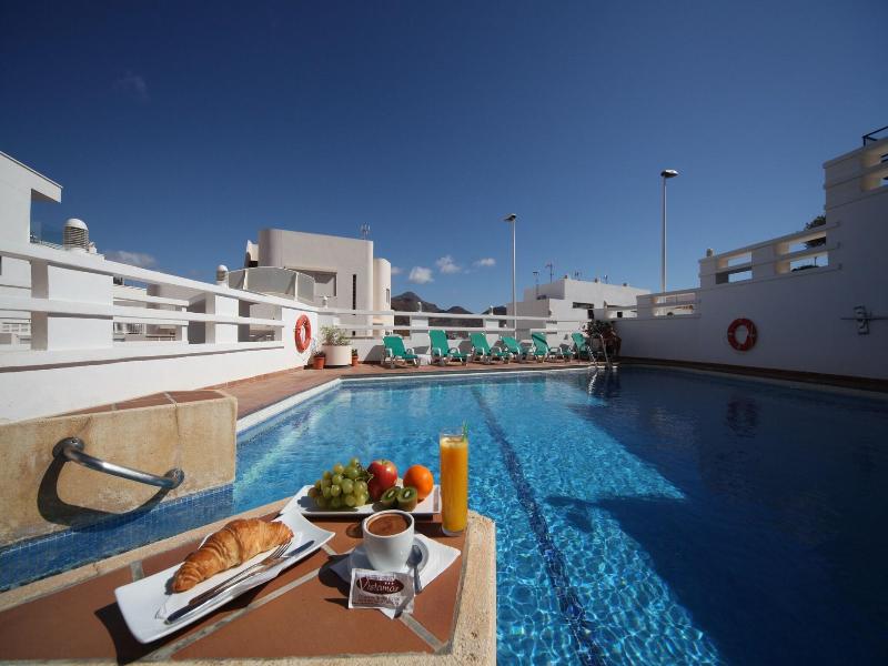 Apartahotel Vistamar San José image