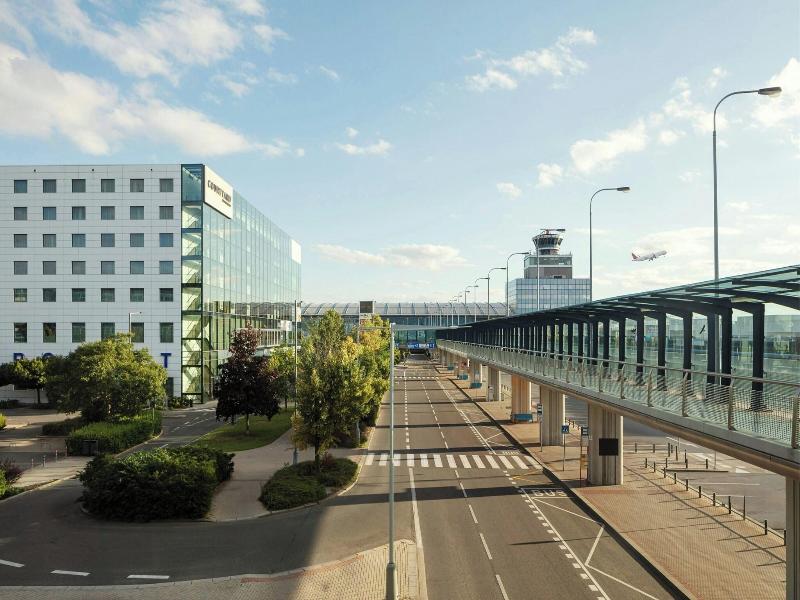 Courtyard Prague Airport image