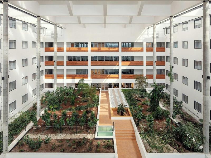 Courtyard Prague Airport image