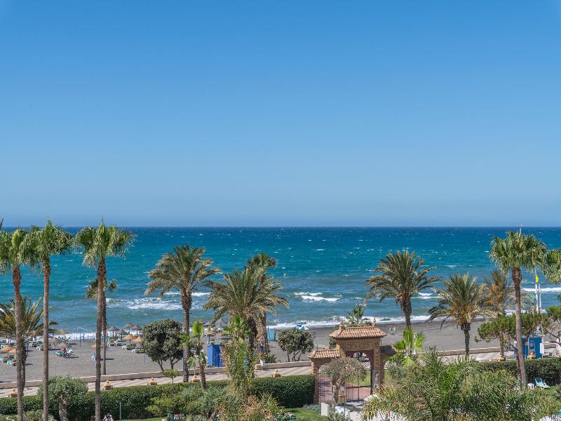 Iberostar Waves Málaga Playa image