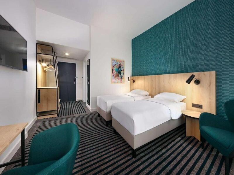 Radisson Hotel Brussels Centre Midi image