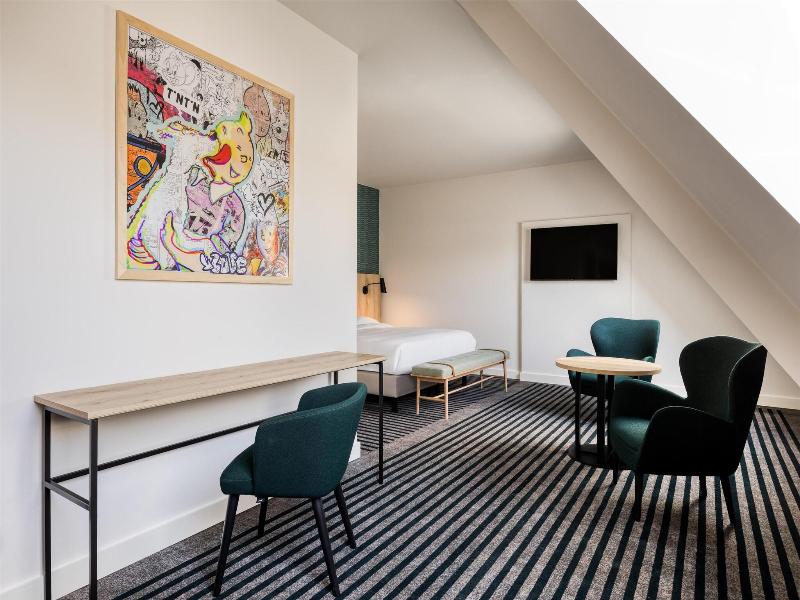 Radisson Hotel Brussels Centre Midi image
