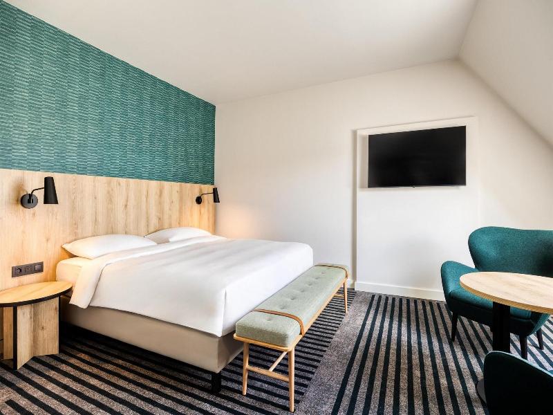 Radisson Hotel Brussels Centre Midi image