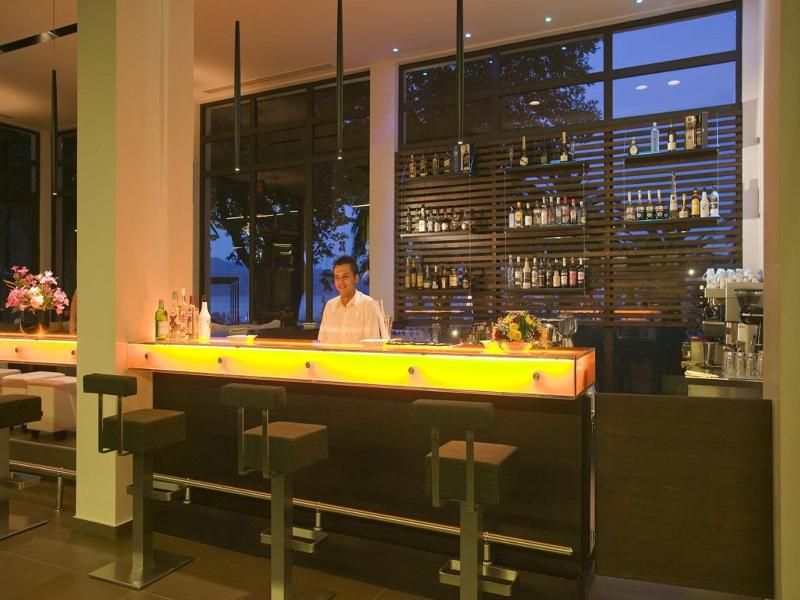 Long Beach Hotel & Resort