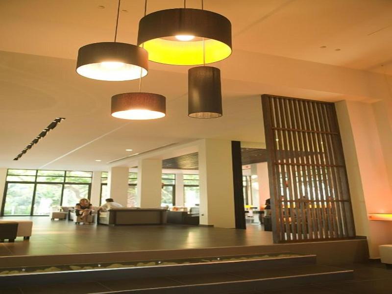 Long Beach Hotel & Resort