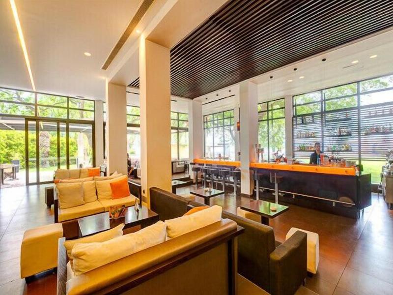 Long Beach Hotel & Resort