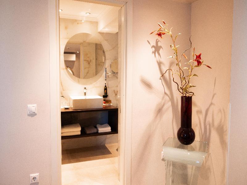 Best Western Plus Embassy Hotel image