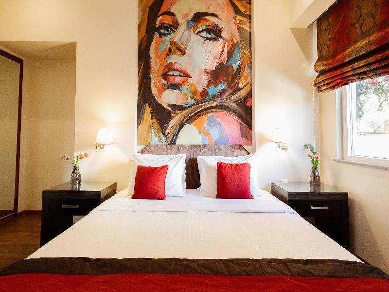 Best Western Plus Embassy Hotel image