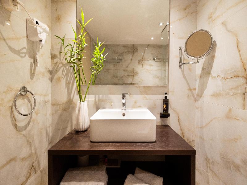 Best Western Plus Embassy Hotel image