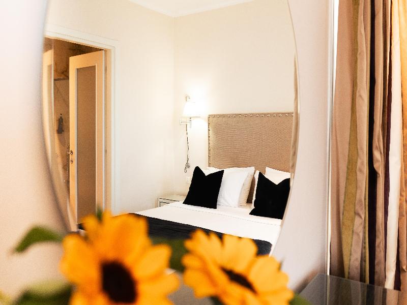 Best Western Plus Embassy Hotel image