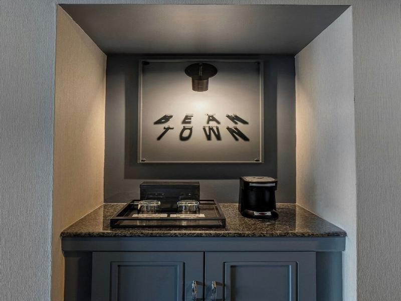 Stay in style at Renaissance Boston Waterfront Hotel