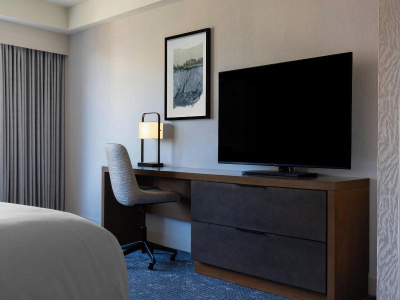 Stay in style at Renaissance Boston Waterfront Hotel