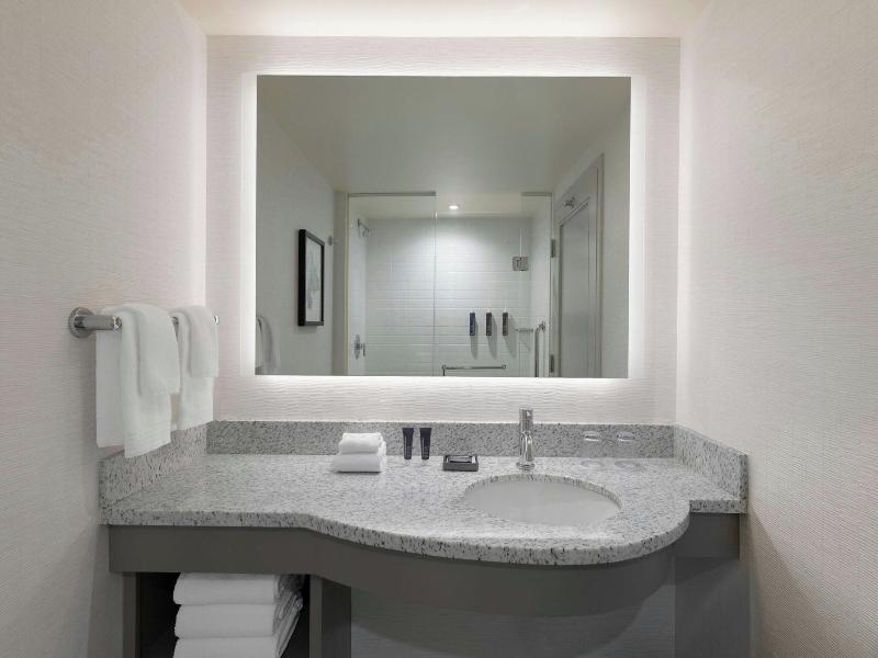 Stay in style at Renaissance Boston Waterfront Hotel