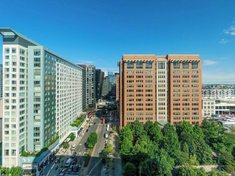 Stay in style at Renaissance Boston Waterfront Hotel