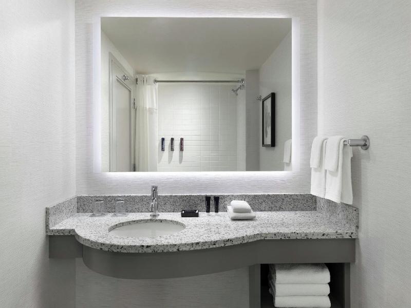 Stay in style at Renaissance Boston Waterfront Hotel